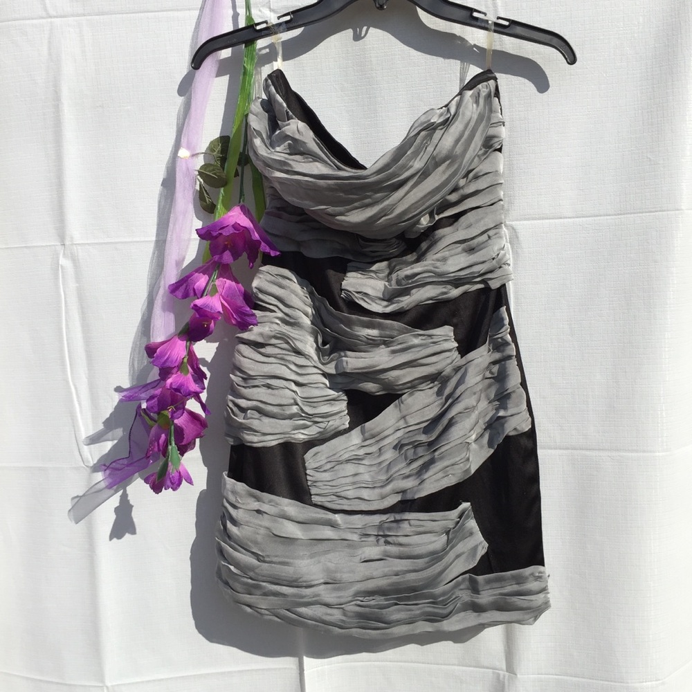 Strapless dress by Nikibiki